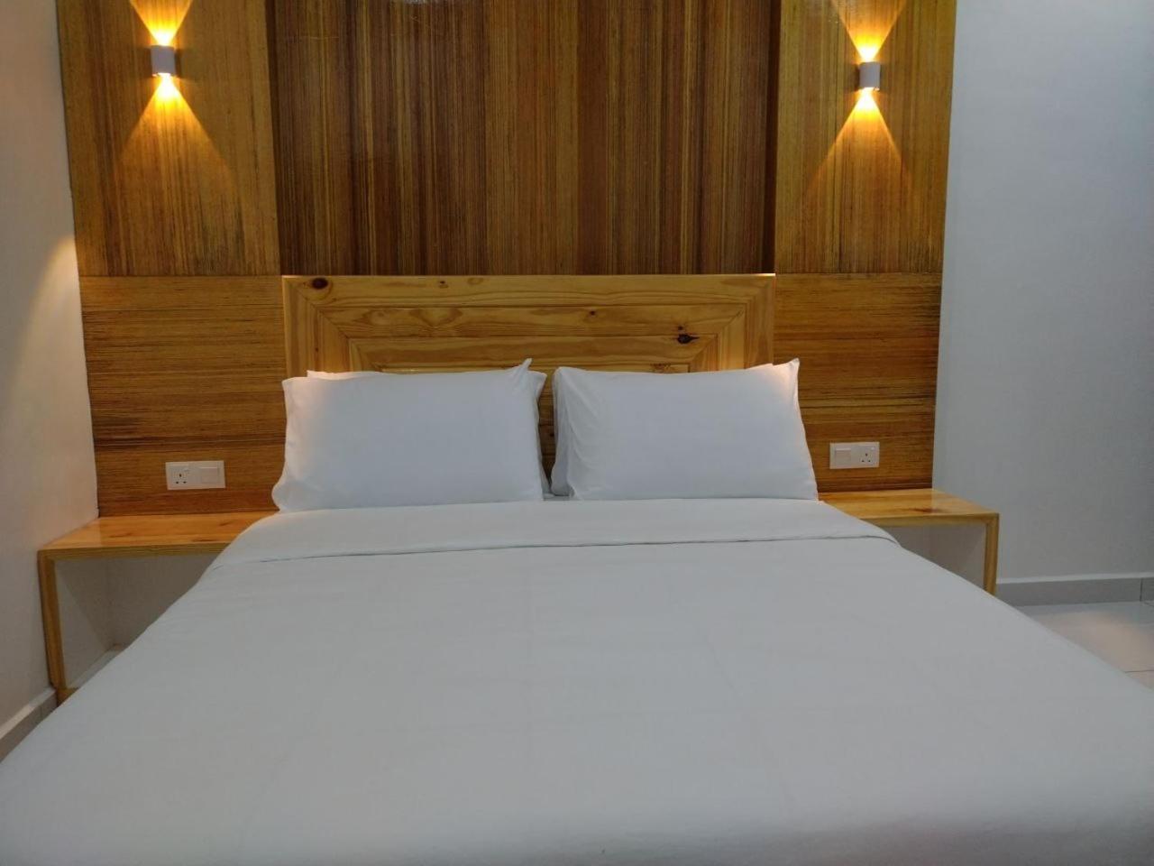 Motel Funduq Al Busyra Pantai Cenang  Esterno foto